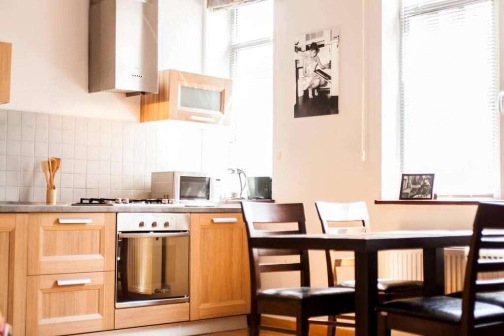 City Center 2Bdr Apartment Near Rustaveli Av. Tbilisi Ngoại thất bức ảnh