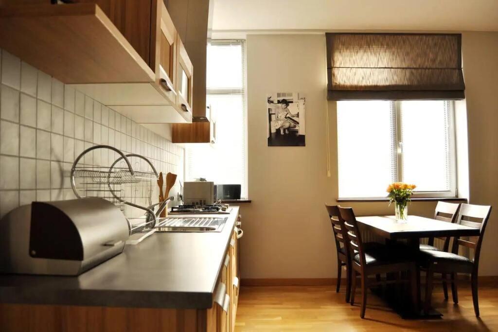 City Center 2Bdr Apartment Near Rustaveli Av. Tbilisi Ngoại thất bức ảnh
