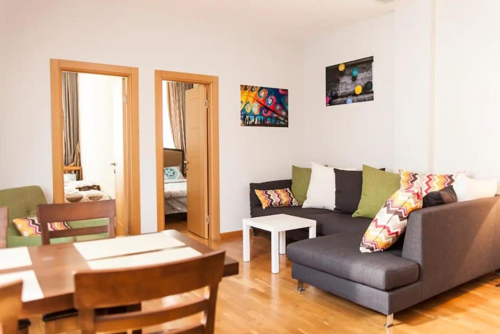 City Center 2Bdr Apartment Near Rustaveli Av. Tbilisi Ngoại thất bức ảnh